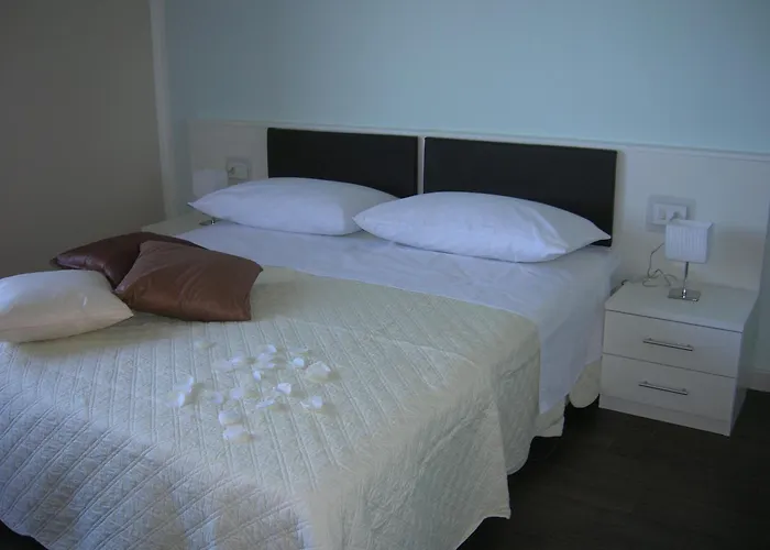 Relais B& Le Rondinelle Rosignano Solvay